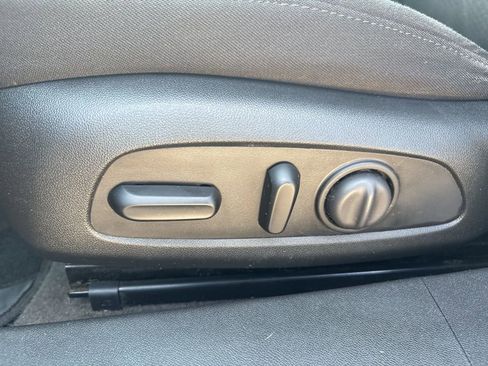 Used 2020 Chevrolet Malibu LT image 14