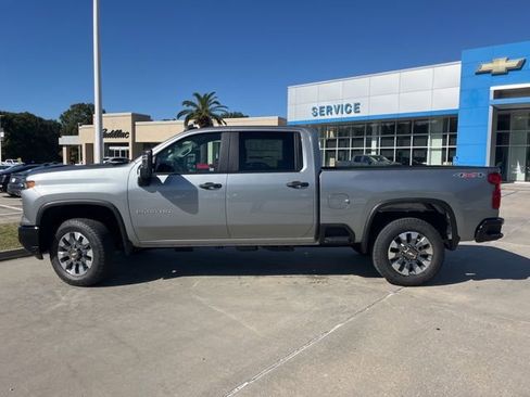 Used 2026 Chevrolet Silverado 2500 Custom w/ Custom Value Package image 4