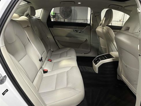 Used 2023 Volvo S90 B6 Plus w/ Protection Package Premier image 16