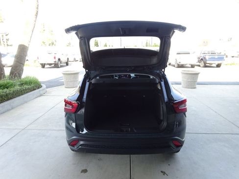 New 2026 Chevrolet Trax LT w/ Sunroof Package FWD image 29
