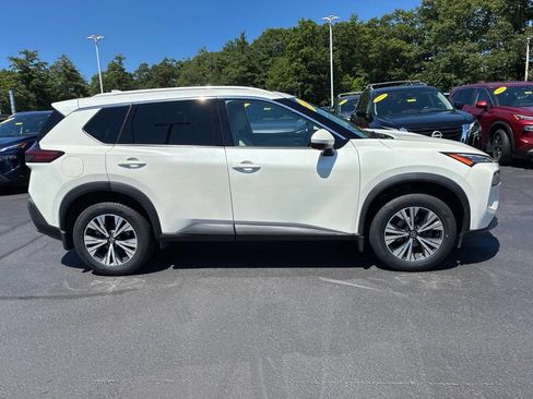 Certified 2021 Nissan Rogue SV w/ Premium Package AWD/4WD image 8