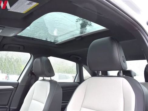 Used 2021 Volkswagen Jetta R-Line w/ R-Line Cold Weather Package FWD image 12