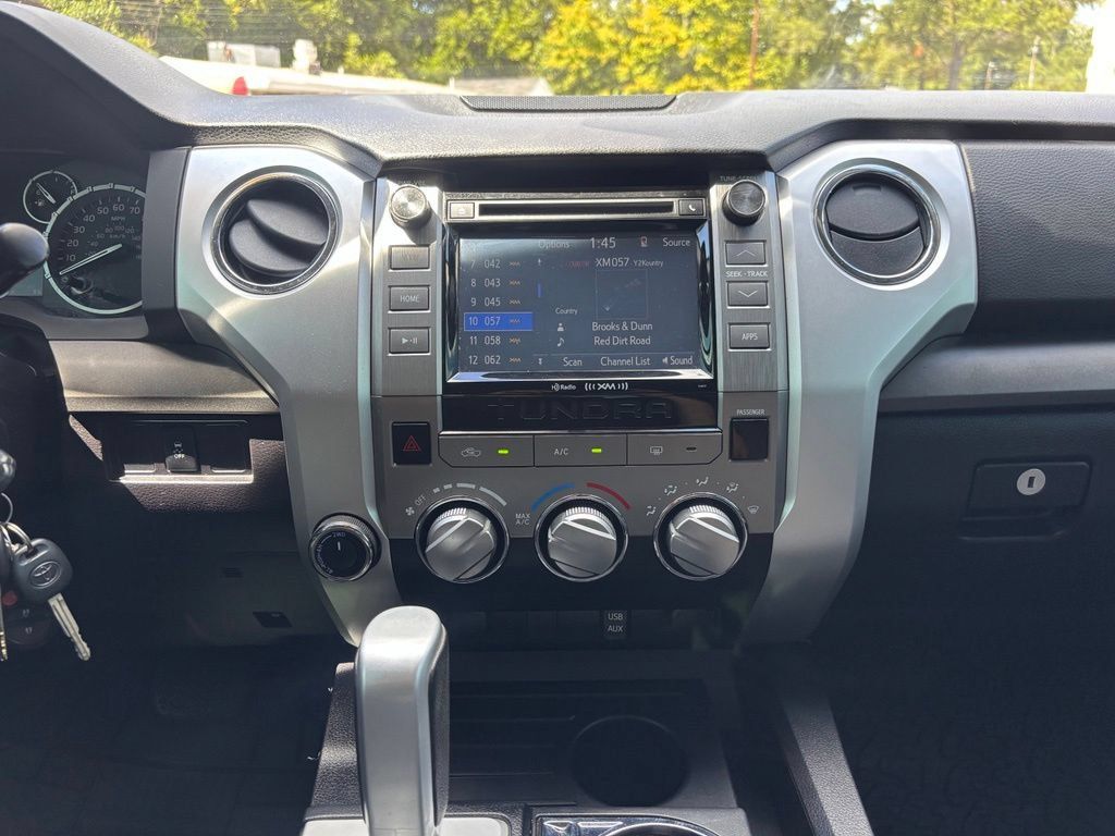 Used 2016 Toyota Tundra SR5 w/ SR5 Upgrade Package AWD/4WD image 35