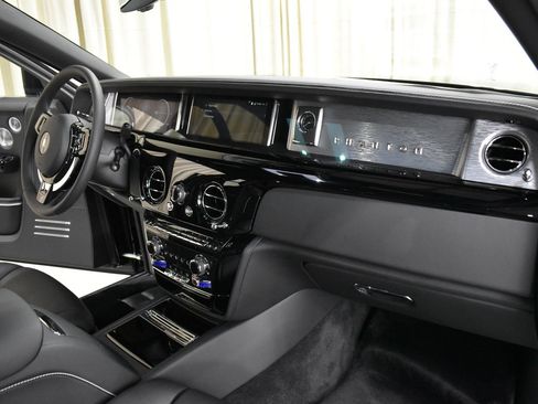 New 2027 Rolls-Royce Phantom Sedan RWD image 25