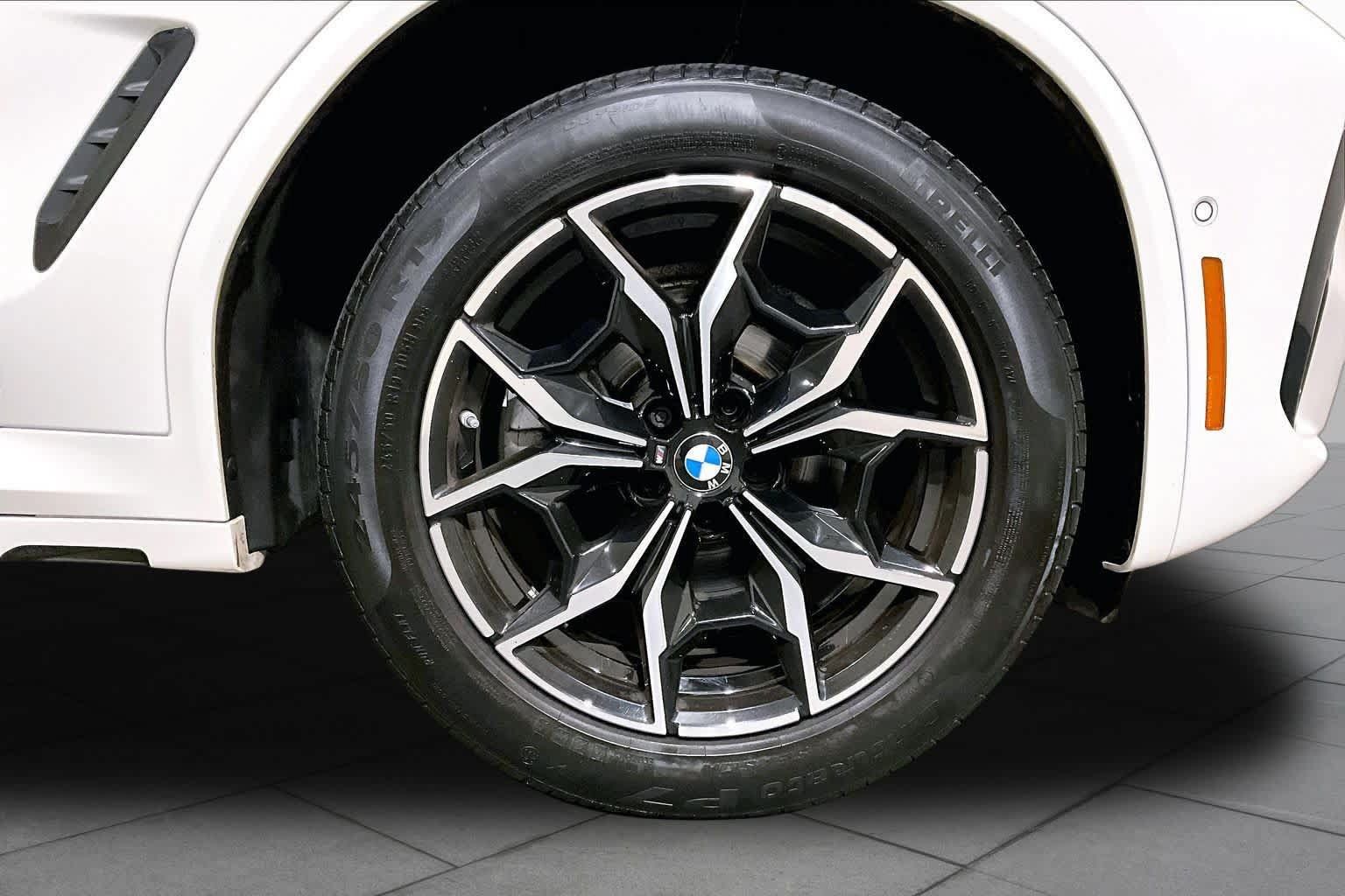 Used 2025 BMW X4 xDrive30i w/ Premium Package AWD/4WD image 10