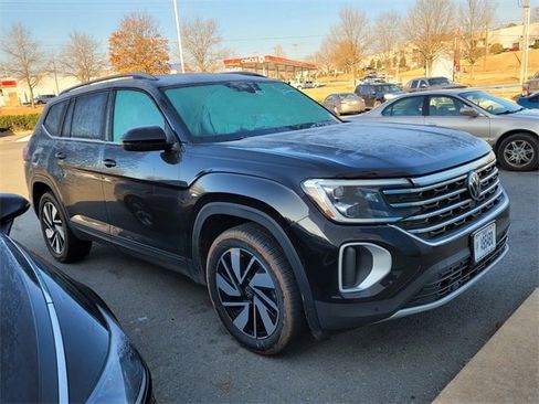Used 2025 Volkswagen Atlas SE image 6