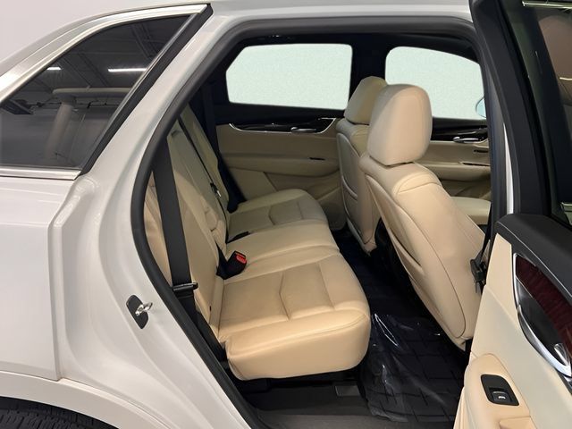 Used 2017 Cadillac XT5 Luxury FWD image 9