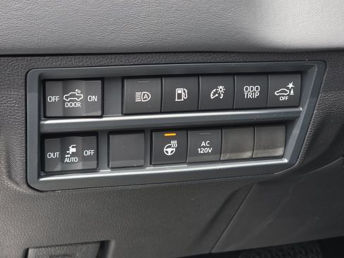 New 2026 Toyota Tundra Platinum AWD/4WD image 28