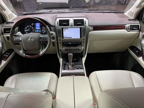Used 2015 Lexus GX 460 w/ Premium Package AWD/4WD image 9