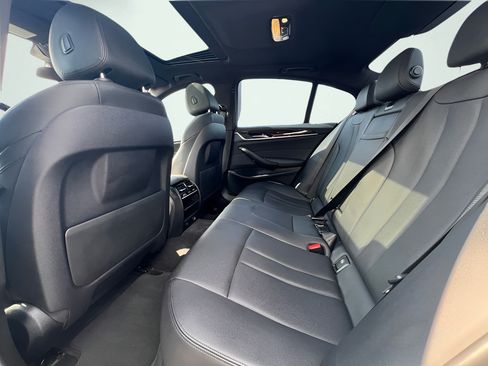 Used 2019 BMW 530i RWD image 17