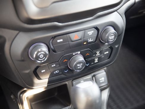 Used 2021 Jeep Renegade Latitude image 14