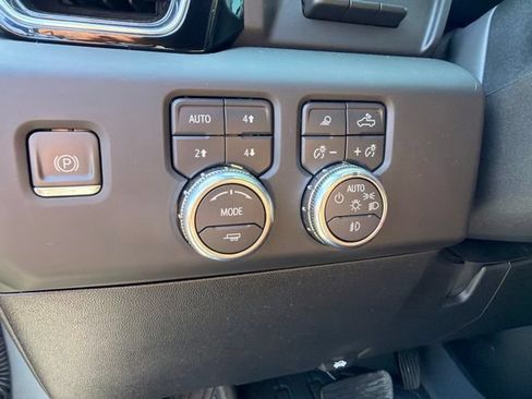 Used 2024 GMC Sierra 2500 Denali Ultimate w/ LPO, GMC Protection Package AWD/4WD image 20