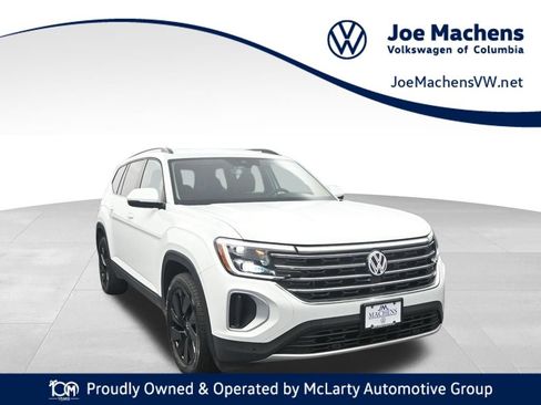 Used 2024 Volkswagen Atlas SE AWD/4WD image 1
