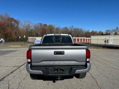 Used 2018 Toyota Tacoma SR RWD image 5
