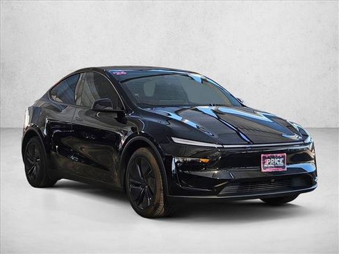 Used 2026 Tesla Model Y 2WD image 3