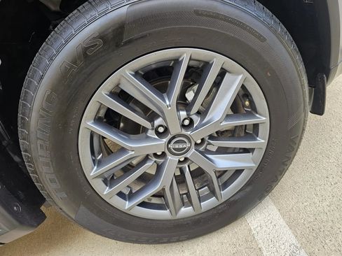 Used 2024 Nissan Rogue S FWD image 35