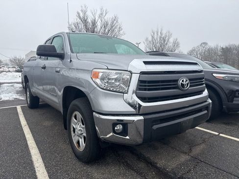 Used 2015 Toyota Tundra SR5 image 2