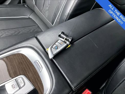 Used 2022 BMW 750i xDrive w/ Executive Package image 14
