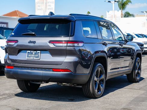 New 2025 Jeep Grand Cherokee L Altitude image 4