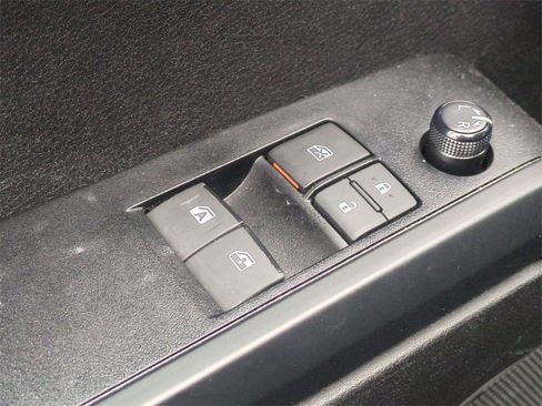 Used 2023 Toyota Tacoma SR image 11