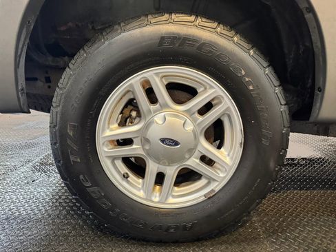 Used 2002 Ford Explorer XLS AWD/4WD image 26