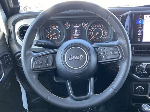 Used 2024 Jeep Wrangler Unlimited Sport AWD/4WD image 25