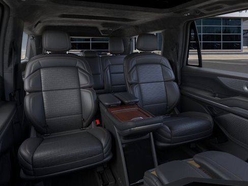New 2026 Lincoln Navigator L Black Label AWD/4WD image 11