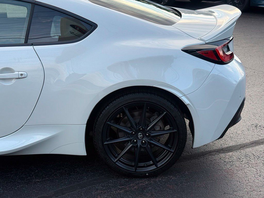 Used 2024 Toyota GR86 Premium RWD image 4