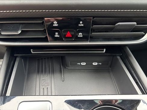 Used 2025 Volkswagen Atlas SEL image 20