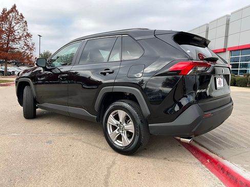 Used 2025 Toyota RAV4 XLE image 8