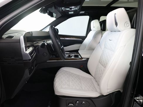 Used 2026 Cadillac Escalade Platinum Sport w/ LPO, Floor Liner Package image 19