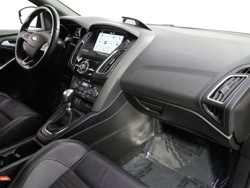 Used 2018 Ford Focus ST w/ Equipment Group 401A FWD image 15