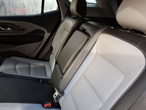 Used 2024 GMC Terrain SLT FWD image 12