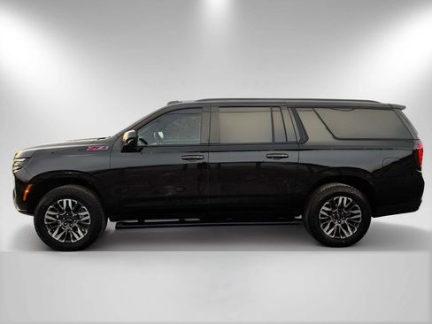 Used 2025 Chevrolet Suburban Z71 AWD/4WD image 8