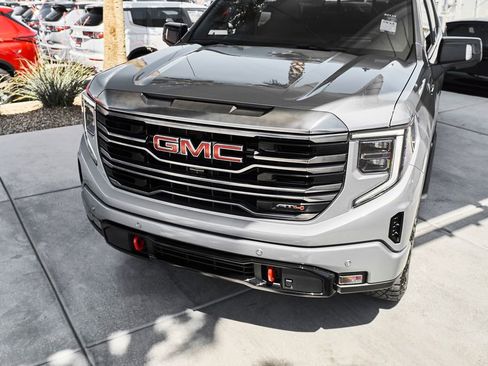 Used 2024 GMC Sierra 1500 AT4 w/ Technology Package AWD/4WD image 6