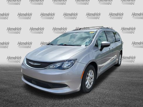 Used 2021 Chrysler Voyager Lxi FWD image 4
