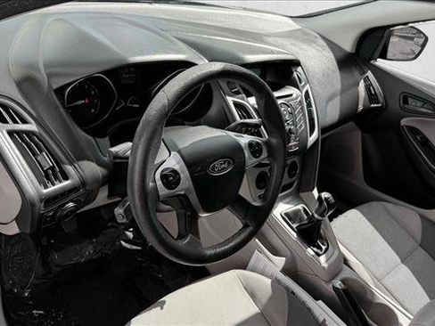 Used 2012 Ford Focus SE FWD image 11