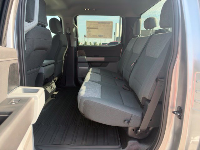 New 2027 Ford F250 XLT w/ XLT Premium Package AWD/4WD image 6