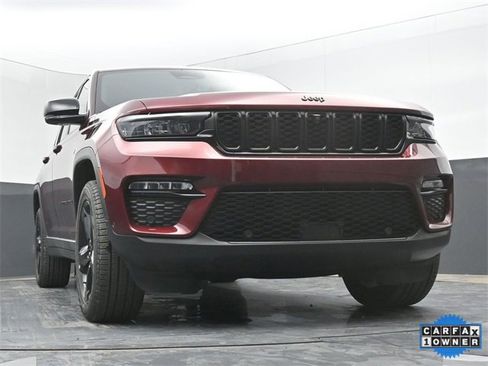 Used 2025 Jeep Grand Cherokee Limited w/ Luxury Tech Group II image 44