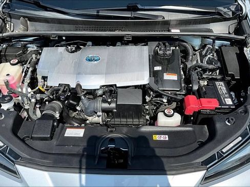 Used 2020 Toyota Prius XLE AWD/4WD image 30