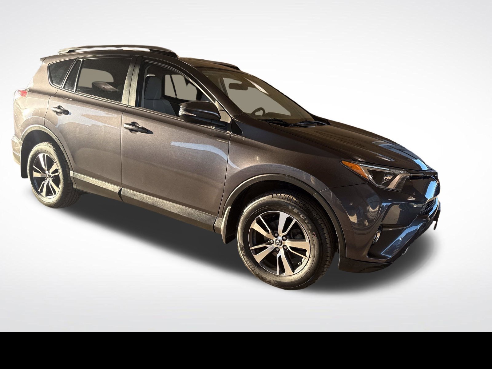 Used 2018 Toyota RAV4 XLE w/ Plus Extra Value Package AWD/4WD image 8