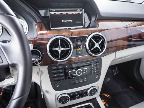 Used 2013 Mercedes-Benz GLK 350 4MATIC image 16