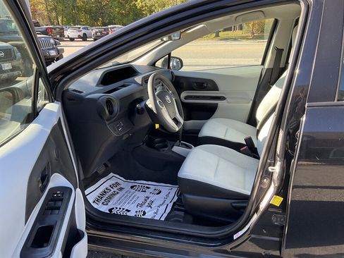 Used 2012 Toyota Prius C One image 15