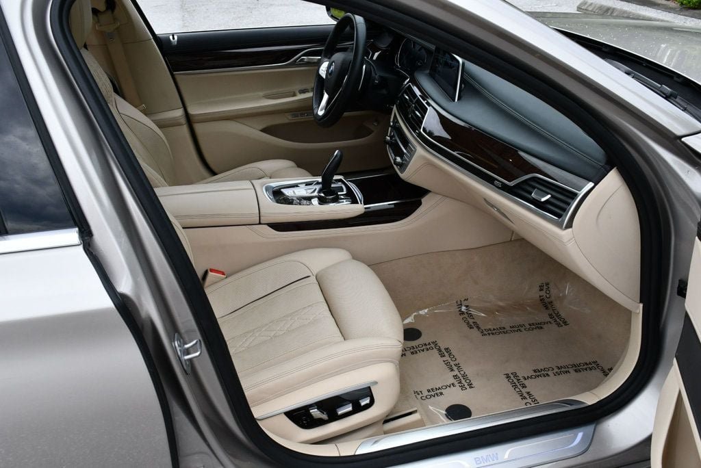 Used 2016 BMW 750i xDrive AWD/4WD image 20