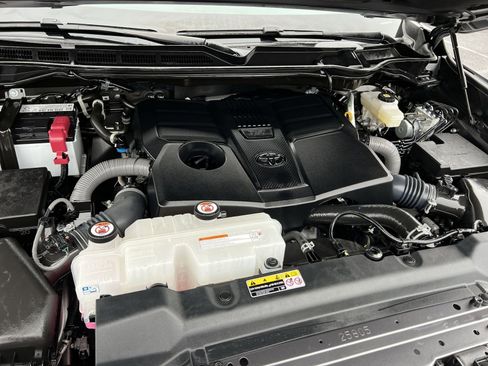 Used 2024 Toyota Tundra Platinum image 28