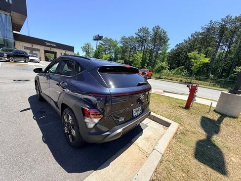 Used 2024 Hyundai Kona SEL FWD image 4