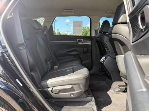 Certified 2025 Kia Sorento S FWD image 15