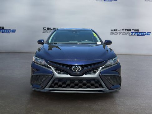 Used 2021 Toyota Camry SE FWD image 2