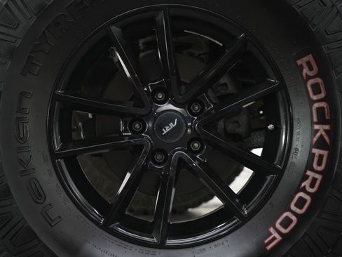 Used 2018 Jeep Wrangler Sport image 25