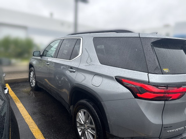 Used 2023 Chevrolet Traverse LT AWD/4WD image 39